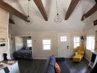 Cabin No. 2 @ The Old Swiss Village - Lake View! - Homestays