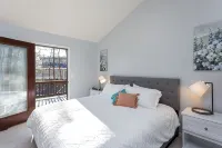 In Home Games, Gym, & Movie Room+Free Pool Access! - 3성급