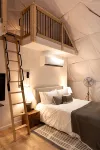 “Climber's Den” Rare Cliffside Stay w/ HotTub RRG - Boutique