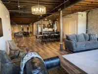 Modern Luxury Meets Historic Charm: Unwind in Style in Purpose Executive Suites - 3-Star
