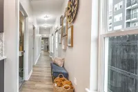 The Curated Chateau—Minutes from Louisville - Homestays