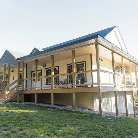 Huckleberry Hollow, secluded home in the woods, wraparound porch, soaker tub!