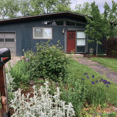 Clean & Cozy 2-Br Boulder Retreat • Fast Wi-Fi & Great Location