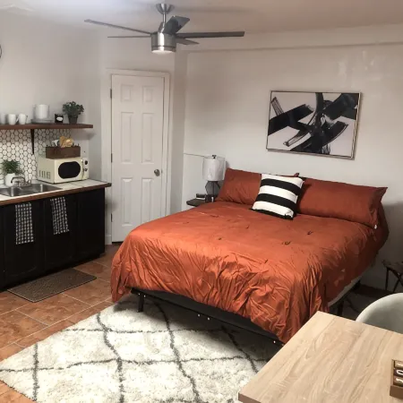 Clean Studio with Kitchenette and Fresh Patio!