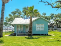 Charming House 1/2 Block from Bay Hotels in Fulton