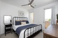 4 bedroom Townhome-Sleeps 16-Pool Hot Tub+Pickleball+quiet location - Balkon