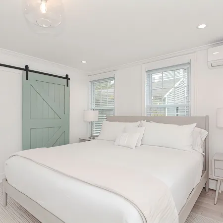 Arden House DT Mystic 3BR Lux Family Getaway