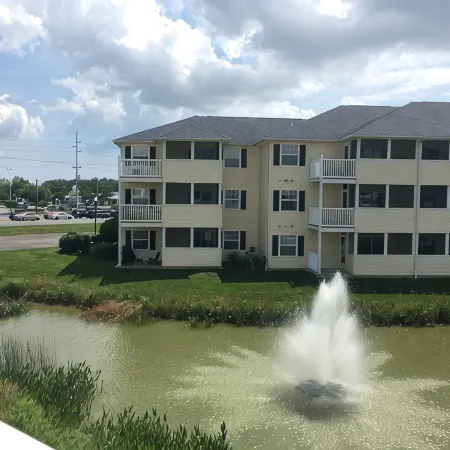 Spacious Condo with Pool Near Beach- New Floors and Furniture!