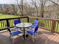 Comfy Creekside Getaway in Eagle Rock, VA on Craig Creek, near the James River - 3つ星