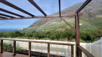 New home. Stunning ocean and mountain views. 5 Minutes from the beach - 무료 와이파이