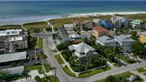 Elegant 2 Br + Den / Heated Pool / Steps to Siesta Beach - 4つ星