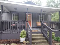 Curve Cottage located on The Rattlesnake 192 just outside of Somerset. - 4-Star