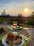 A View of the  Middletown Valley Like No Other - Homestays