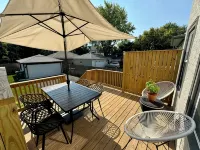 Space&style New rehab, first flr + bsmt of duplex, driveway prkng, walk to train - 무료 와이파이