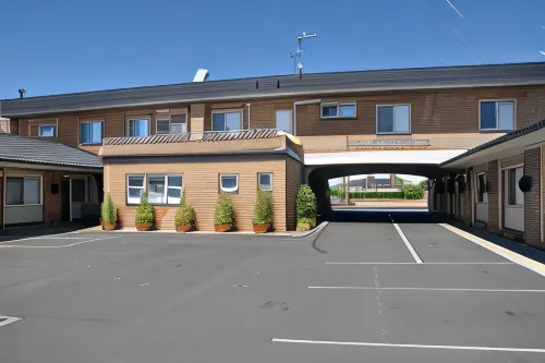 Country Lodge Motor Inn - Motels