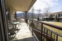 Winwood Condominiums by Windham Mountain Club - parking