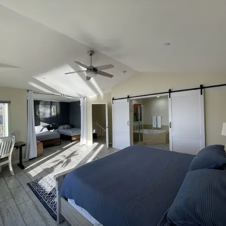 Stunning 5 Bedroom Home: Breathtaking Views in Sparks Marina - Reno