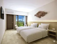 Grand Whiz Hotel Trawas Mojokerto - parcheggio