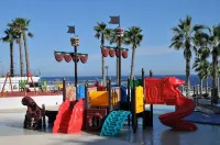 Amazing Beachfront 2 Bedroom Luxury Apartment - Gym