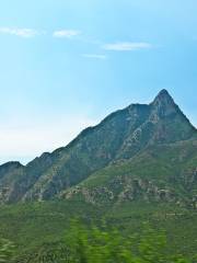 雞鳴山旅遊度假村