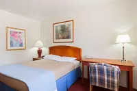 Days Inn by Wyndham Castaic Six Flags Magic Mountain Hotels near Gorman Motorsport Rentals