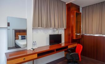 Urbanview Hotel Artama Simpang Lima by RedDoorz