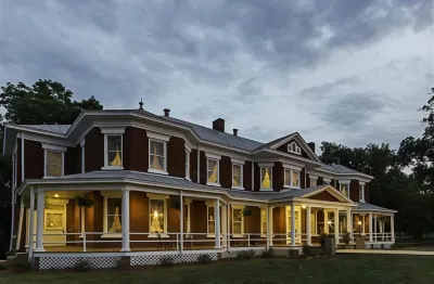 Grand Victorian Inn Отели в г. Эдмонсон Каунти