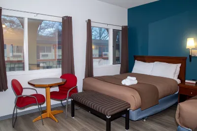 Spanish Villa Resort Hotels in Penticton