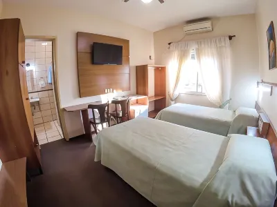 Milão Hotel Отели в г. Порту-Алегри