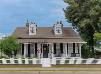 Riverboat Bed & Breakfast Hotels in der Nähe von Auburn Museum & Historic Home