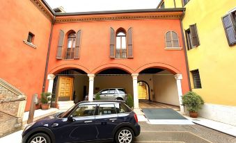 Large Modern 2-Storey House in the Heart of Verona
