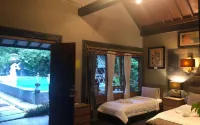 Astuti Gallery Homestay