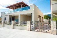 Lagaria Luxury Rooms & Apartments