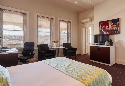 올딩턴 호텔의 고풍스러운 외관