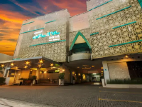 โรงแรมแกรนด์ อามิรา โรงแรมในสุราการ์ตา