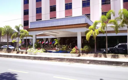 River Grand Hotel