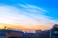 B&B HOTEL Paris Saint-Denis Pleyel Hôtels à proximité de : Châteauform' Les Docks de Paris
