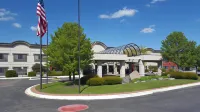 Days Inn & Suites by Wyndham Rochester Hills MI Các khách sạn gần Oakland University