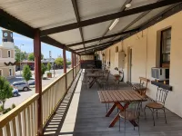 Balcony on Sixth Lodge Hotel di Murray Bridge