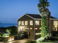 White Shark Guest House Hotel di Gansbaai