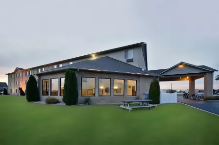 Best Western Plus Howe Inn