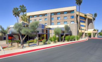 DoubleTree by Hilton Phoenix North