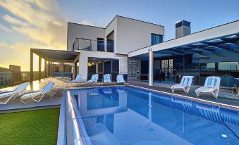 Villa de la Ponte by Atlantic Holiday