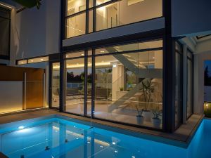 Luxury Villa Mirror - 200meters From The Beach