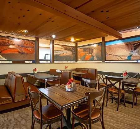 Thunderbird Lodge