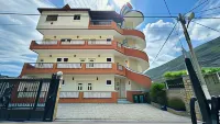 Friends House - Borsh Hotel