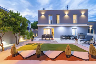 Luxury Villa Entrata
