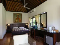 Liberty Dive Resort Hotels near Pasar Agung Temple