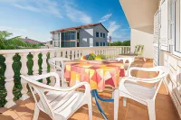 Apartments Loncar Hotels in Vir