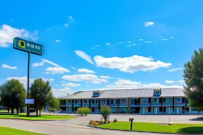 Quality Inn Scottsboro US/72-Lake Guntersville Area Hotels in Hollywood